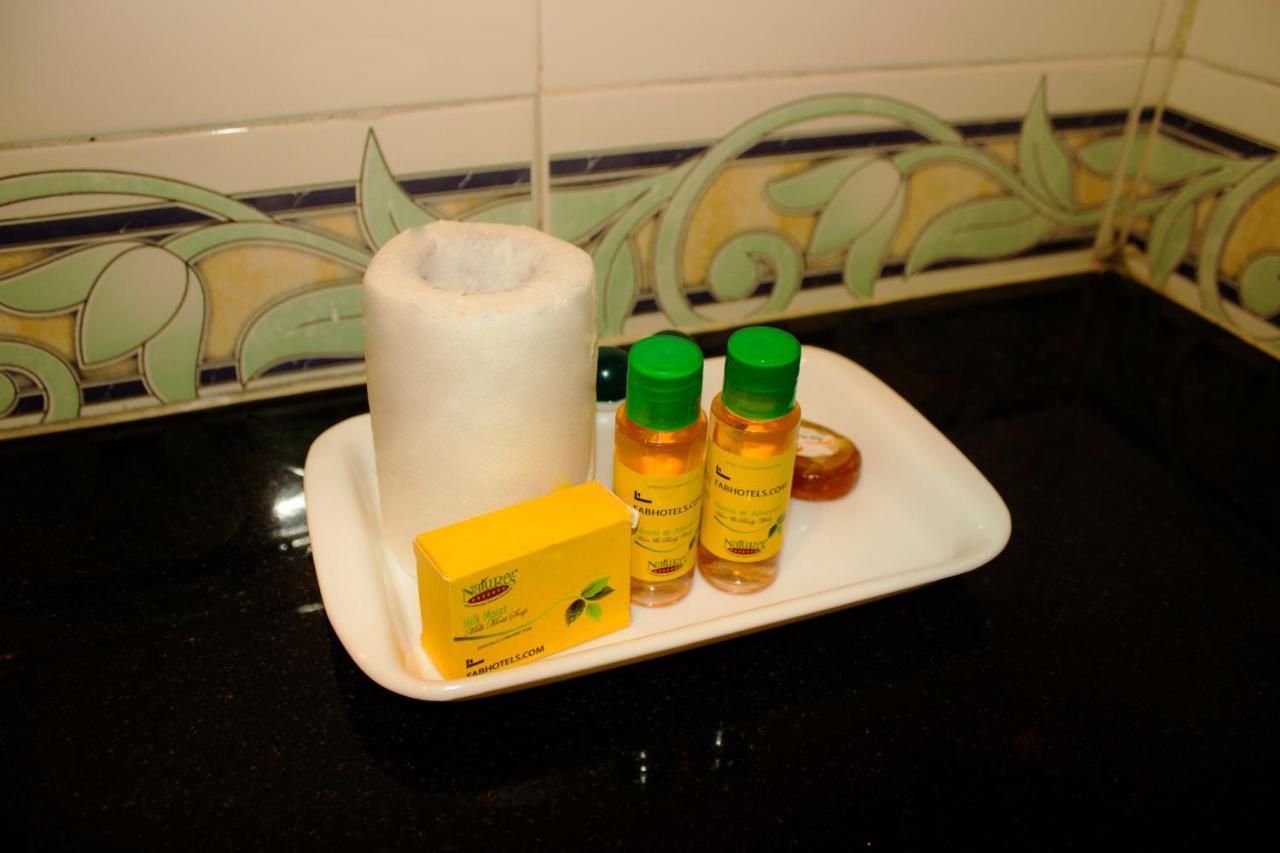فندق Fabexpress Essvee Mg Road Vijayawāda المظهر الخارجي الصورة